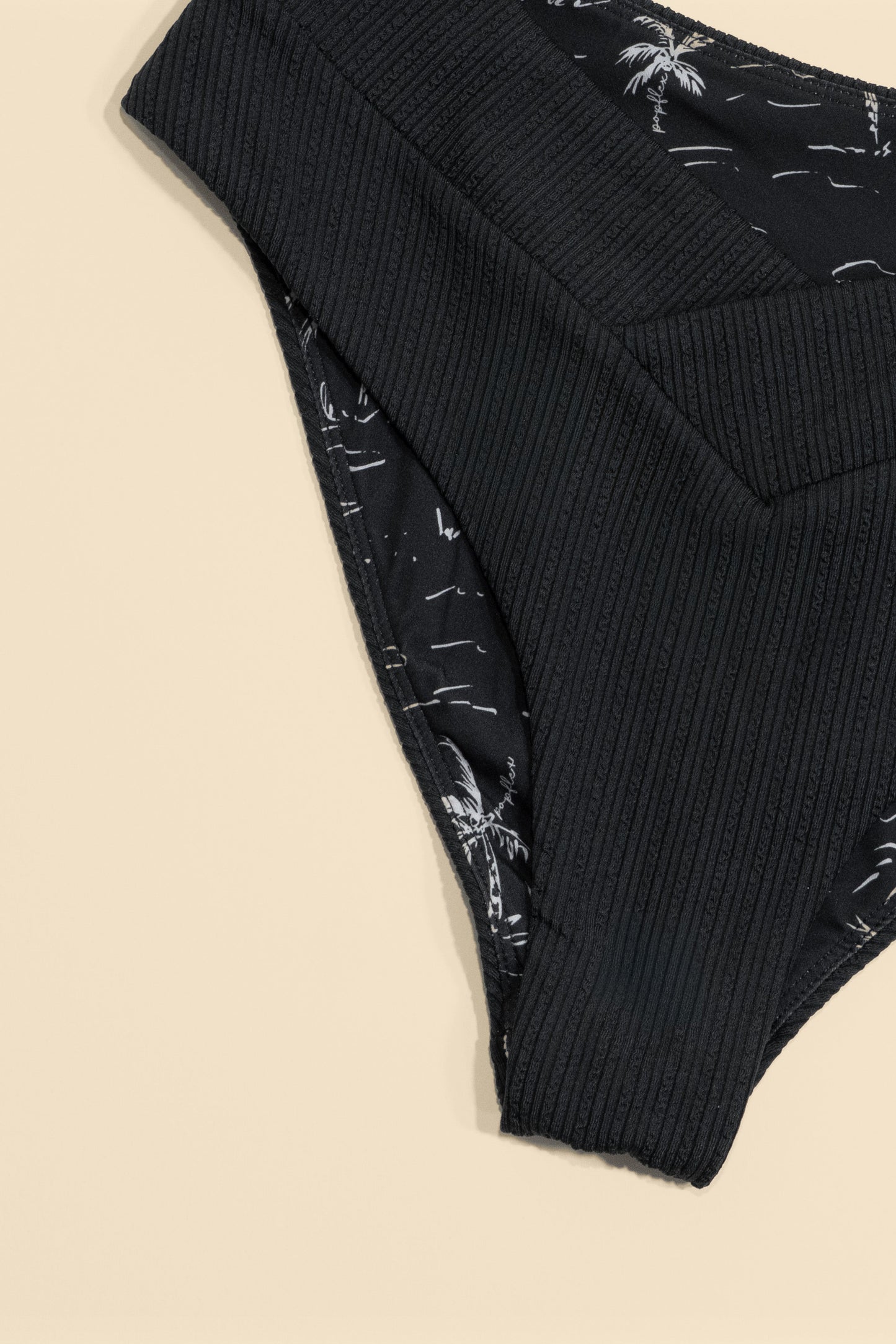 Crisscross Hourglass® Cheeky Bikini Bottom - Black Bold Rib