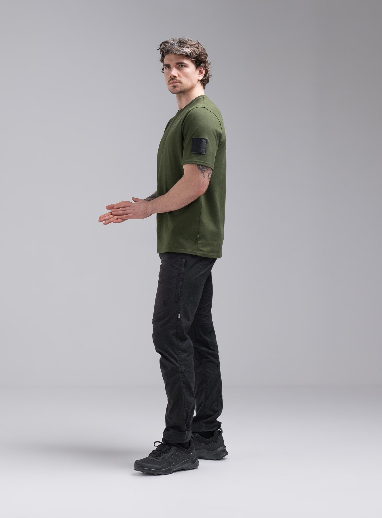 INSIGNIA T-SHIRT