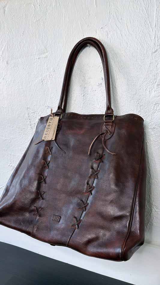 Bedstu Rebekah, Teak Dip Dye
