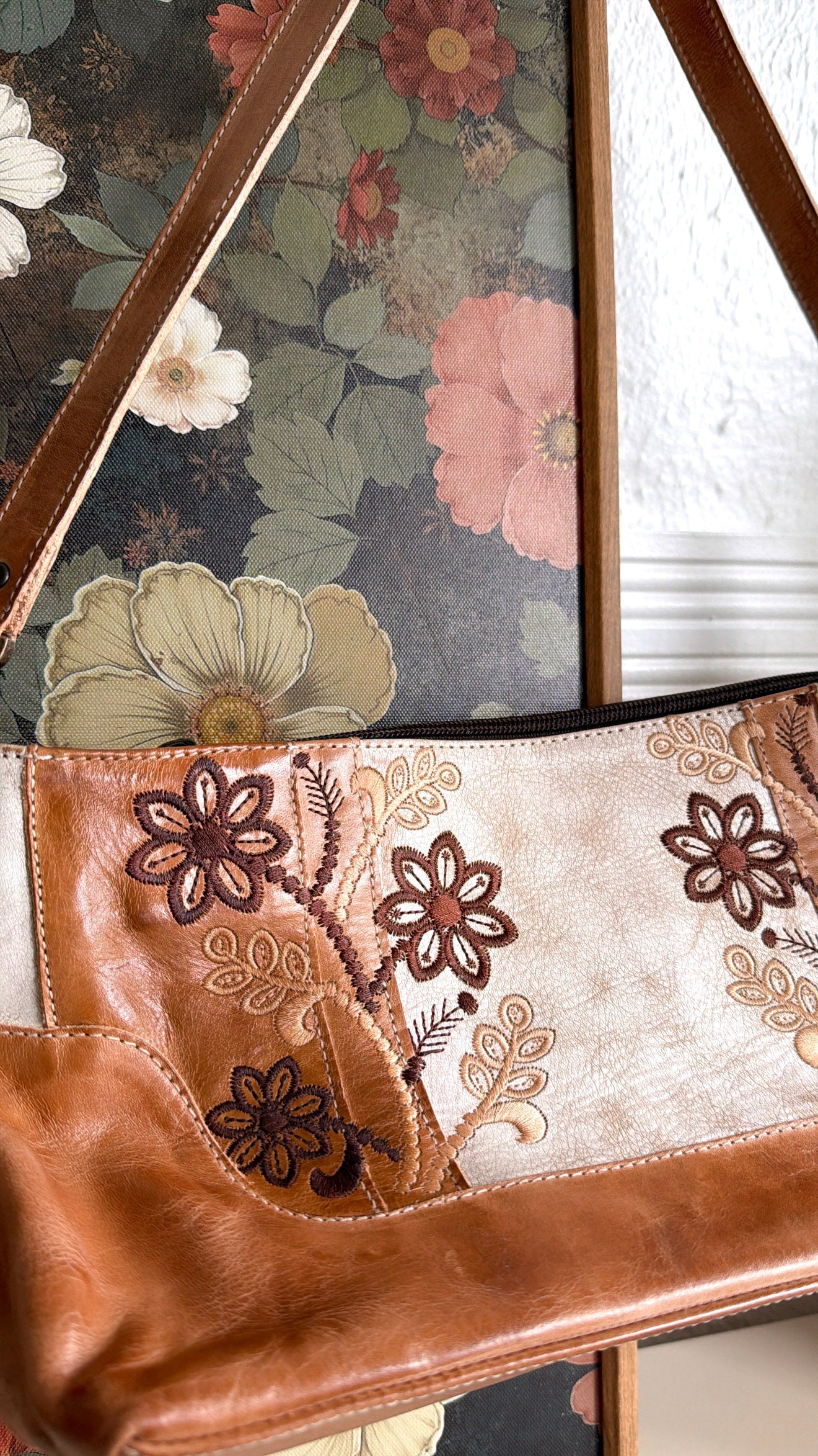 Bedstu Hyperbolic, Tan Rustic Nectar Lux