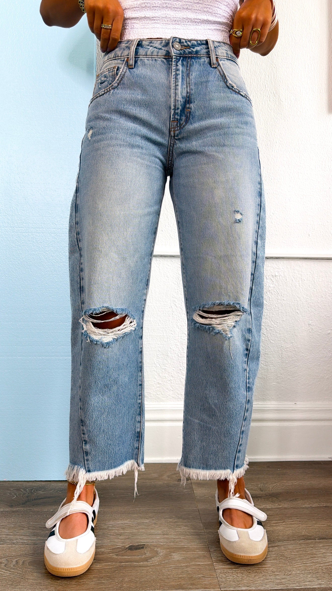 Andie Distressed Barrel Jeans, Light