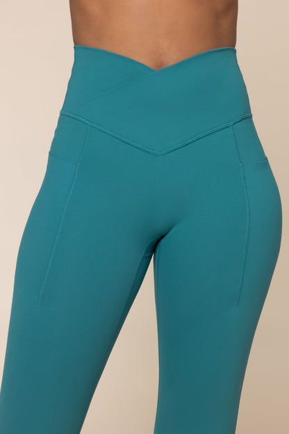 Crisscross Hourglass® Flared Legging with Pockets - Emerald