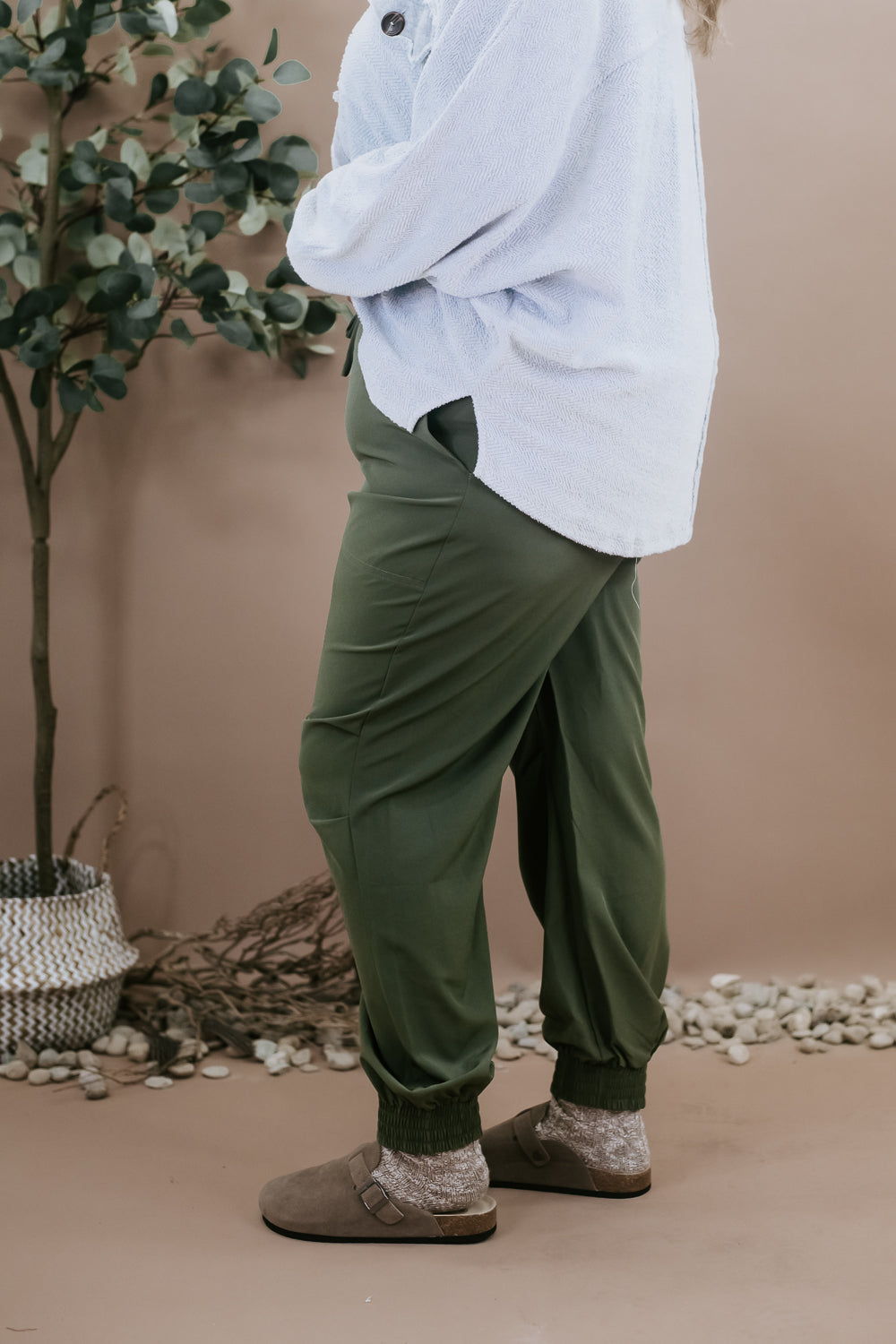 Jump To It Jogger, Olive