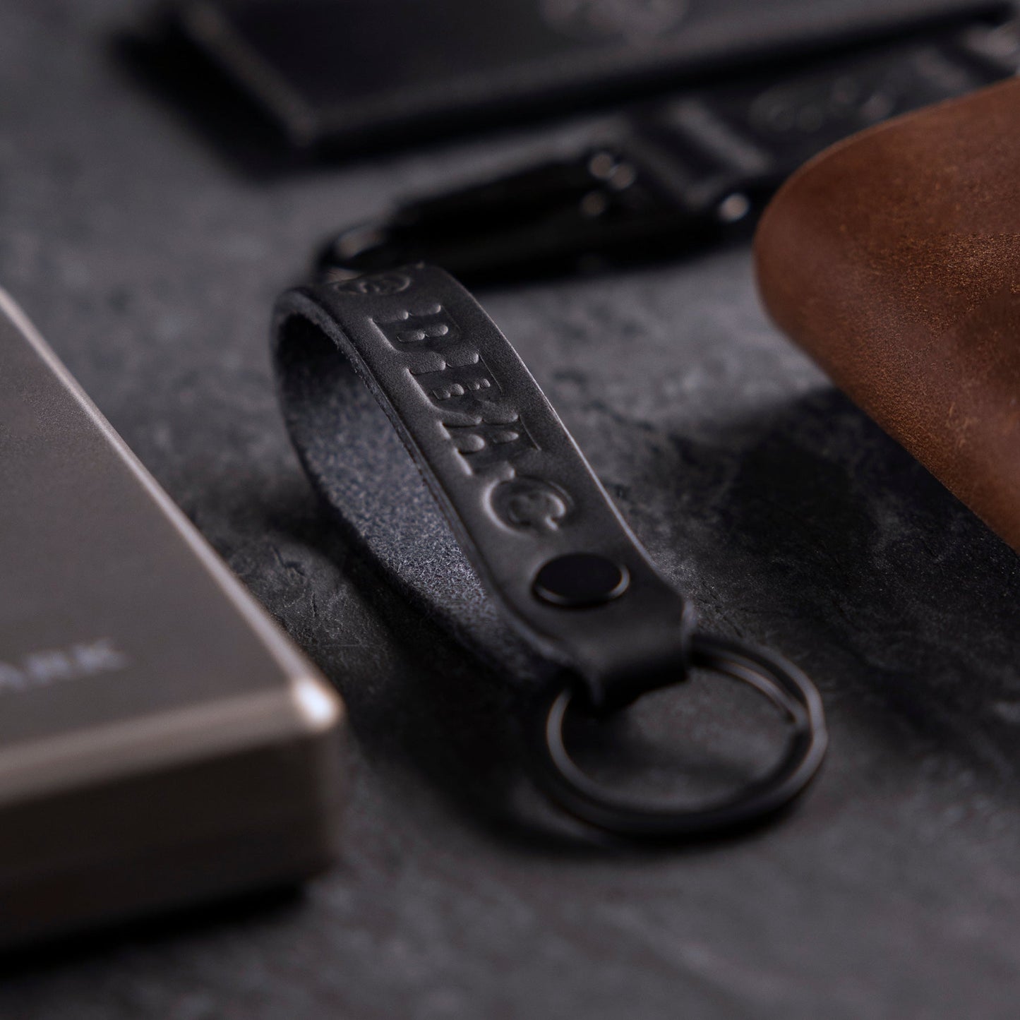 LEATHER LOOP DBAC KEYRING