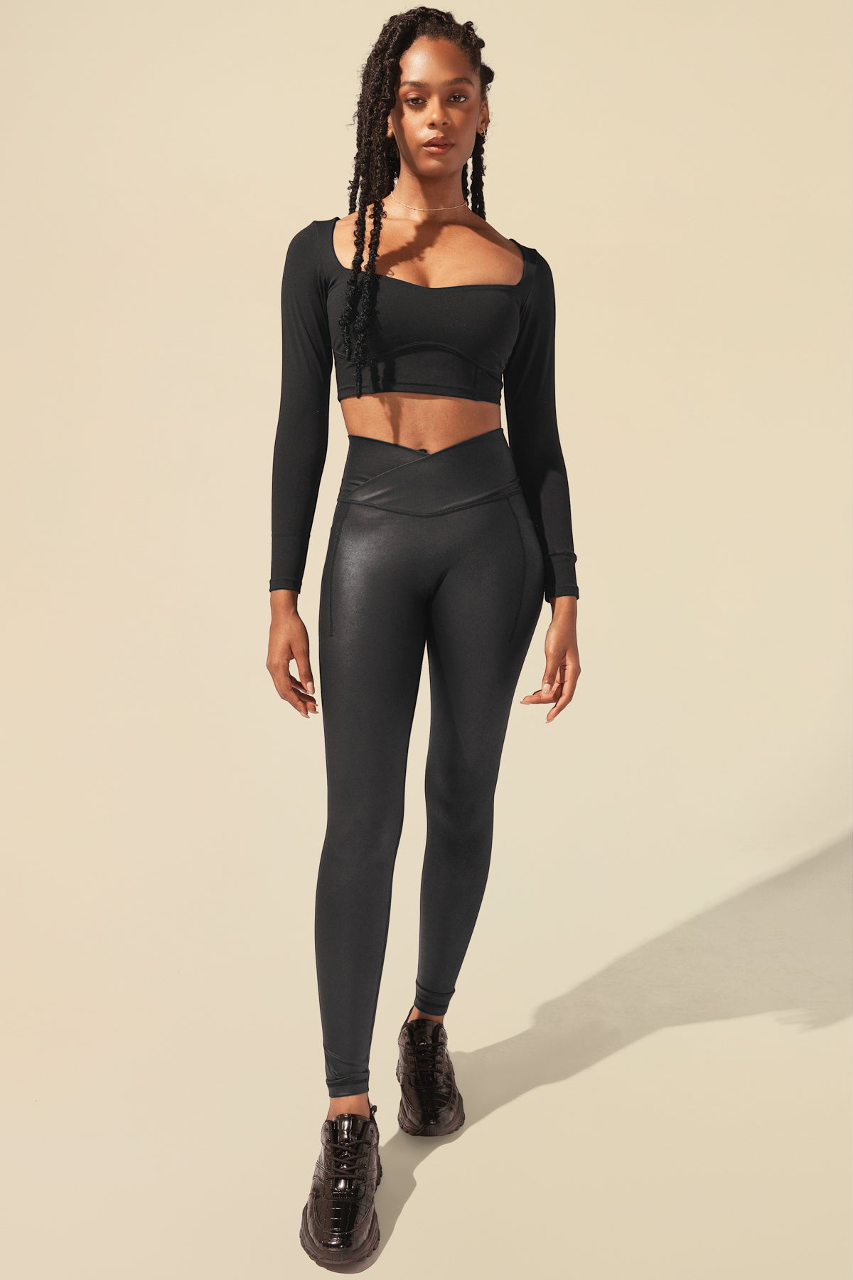 Sweetheart Long Sleeve Crop Top - Black