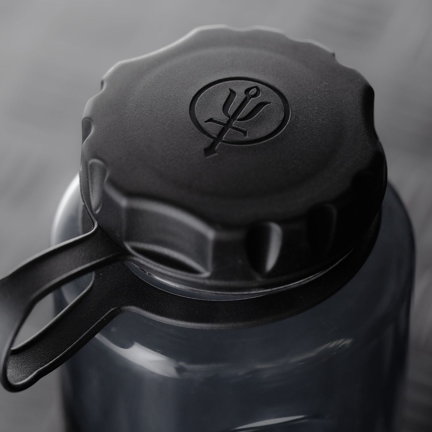 TRITAN INSIGNIA BOTTLE