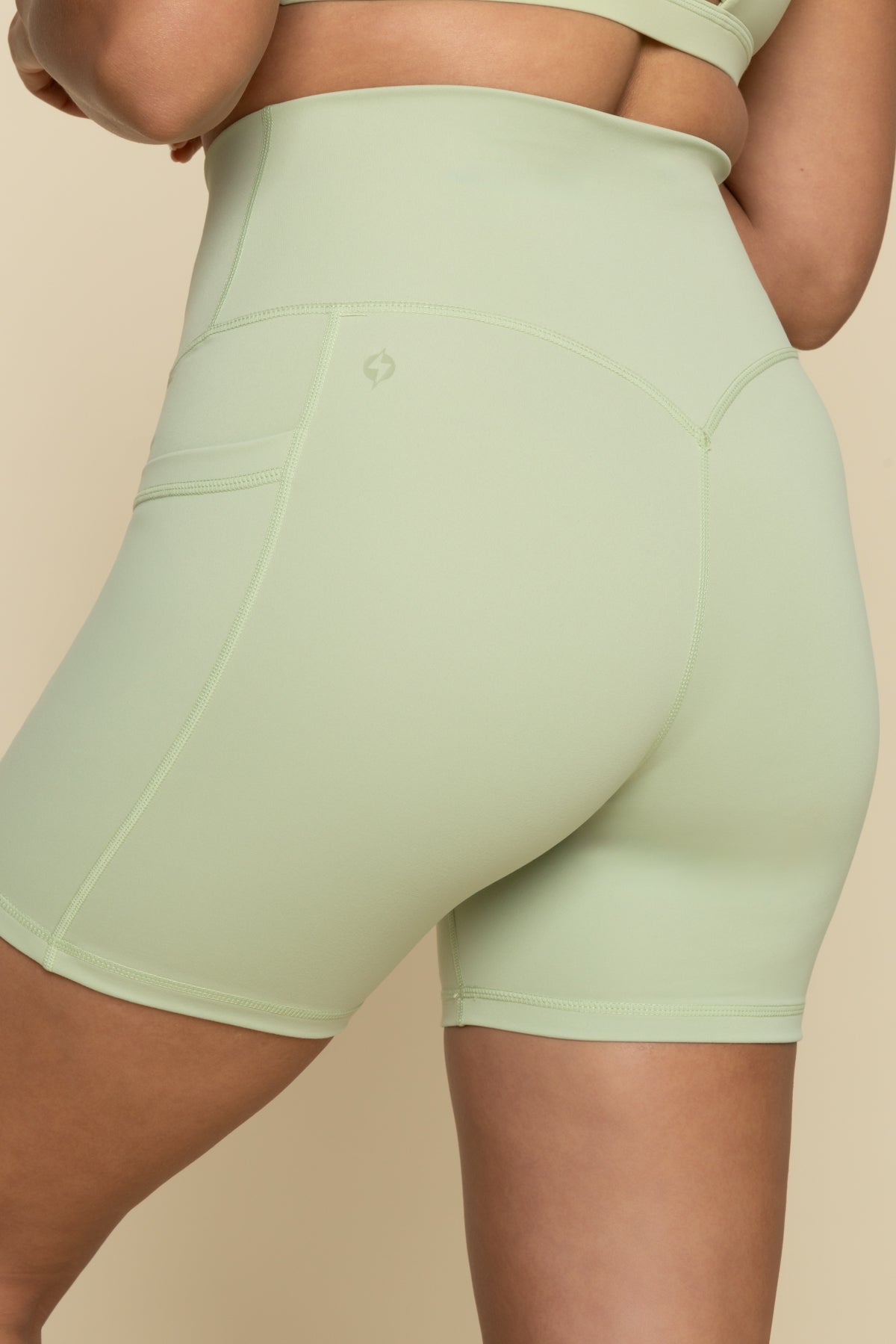 Crisscross Hourglass® Midi Short with Pockets - Pistachio