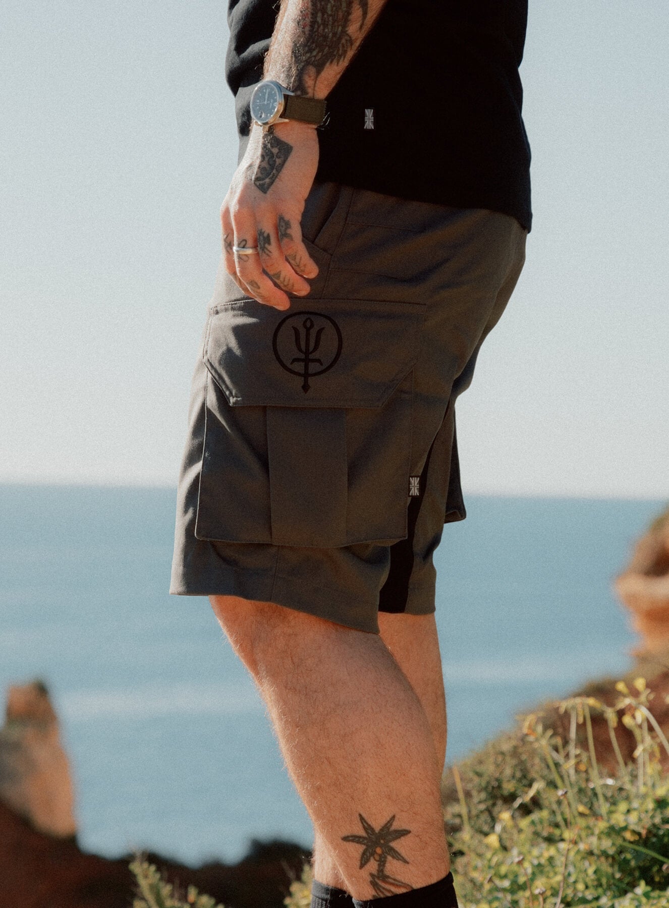 CHARGE SHORTS