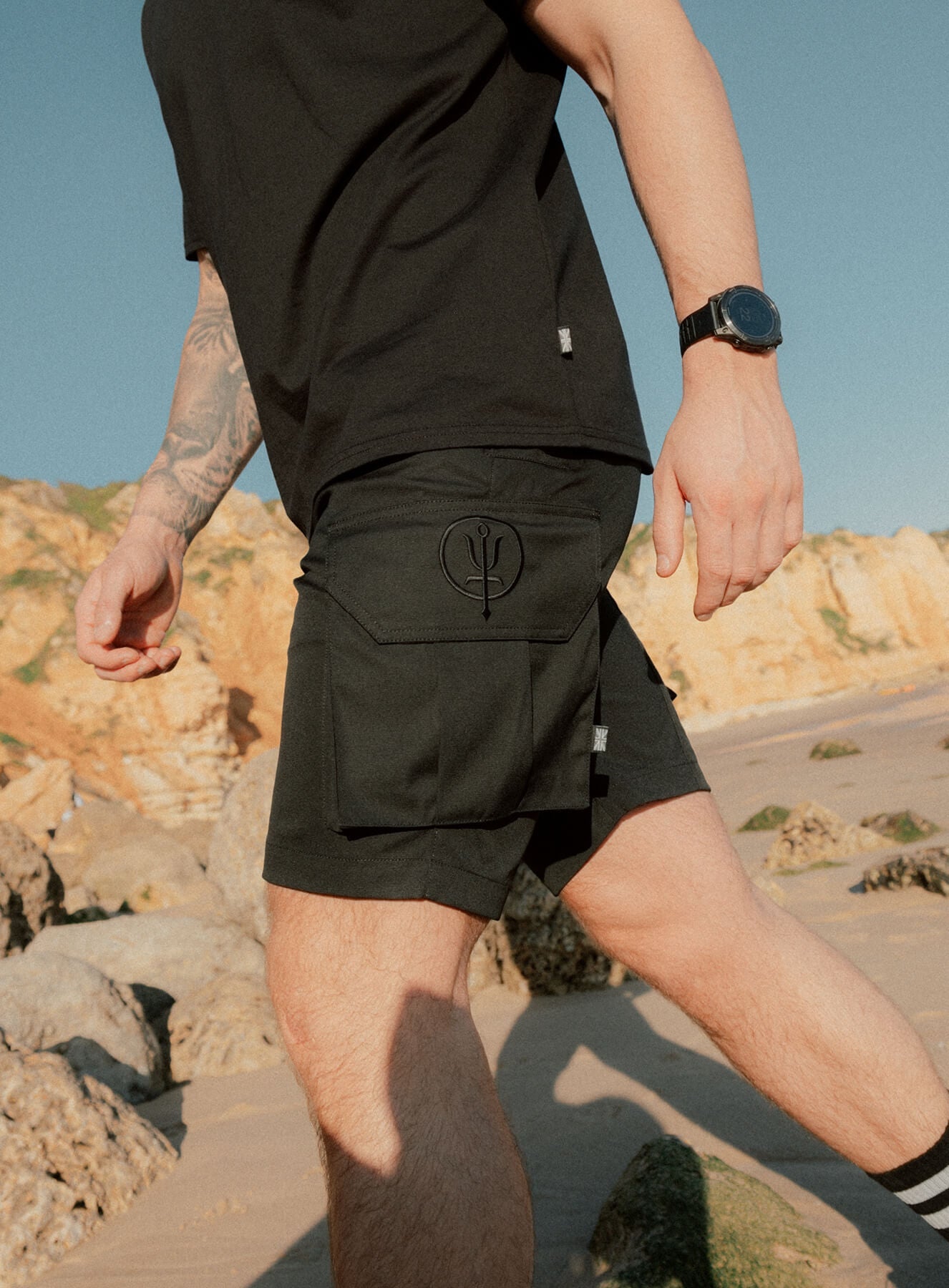CHARGE SHORTS