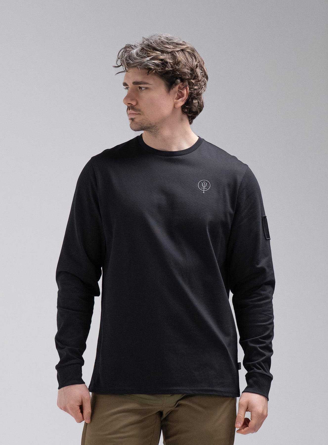 INSIGNIA LONG SLEEVE T-SHIRT