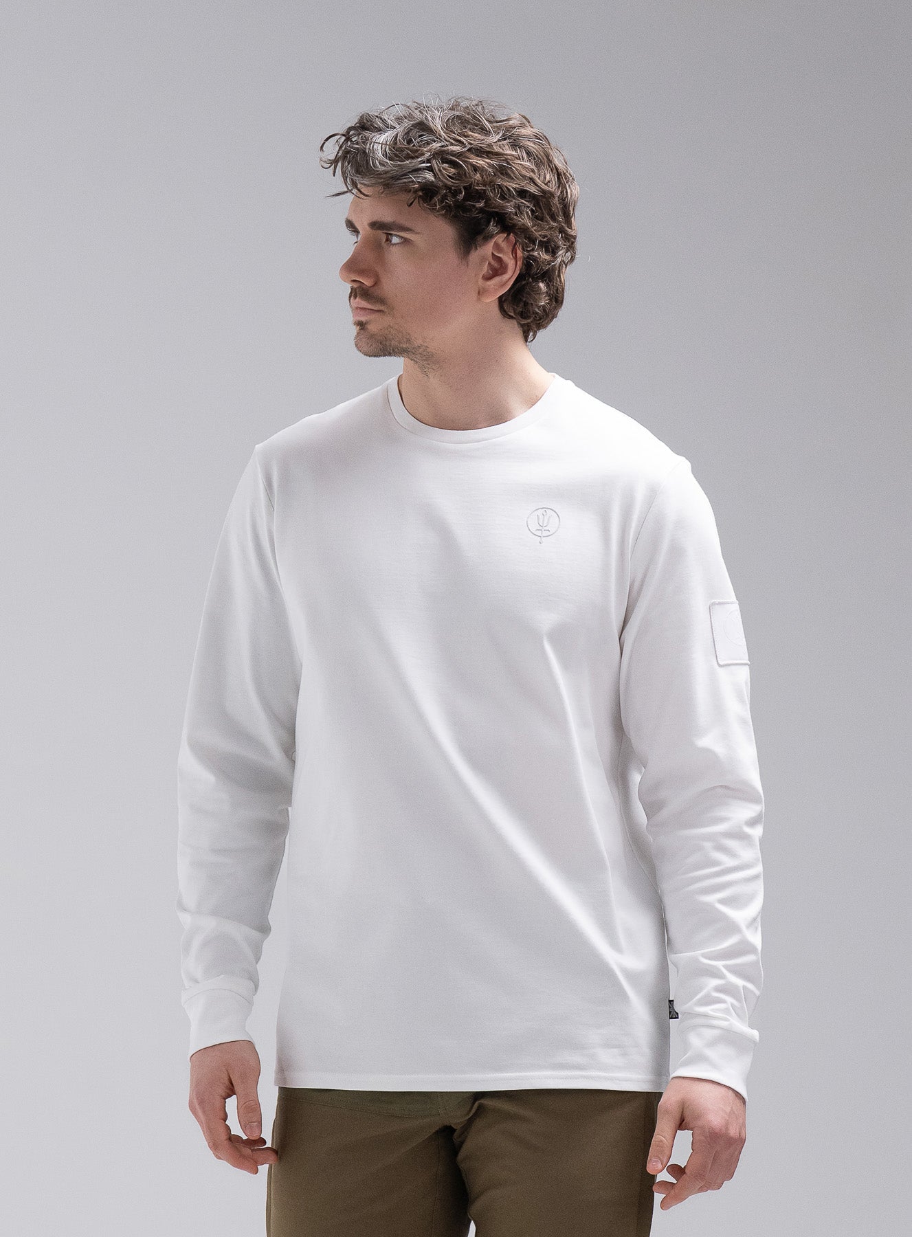 INSIGNIA LONG SLEEVE T-SHIRT