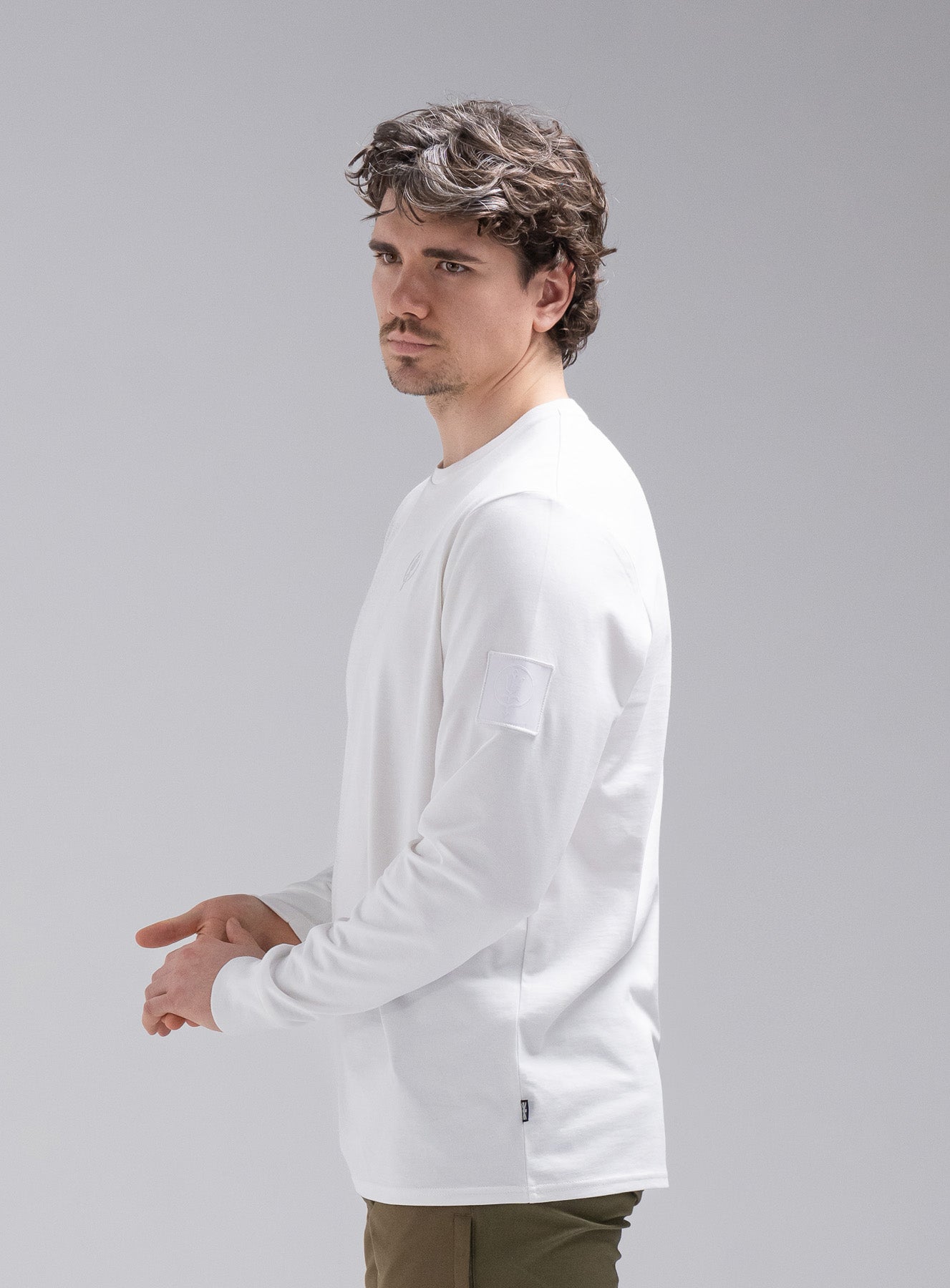 INSIGNIA LONG SLEEVE T-SHIRT