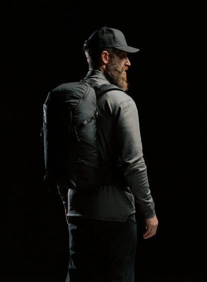 PINNACLE 28L HIKING BACKPACK