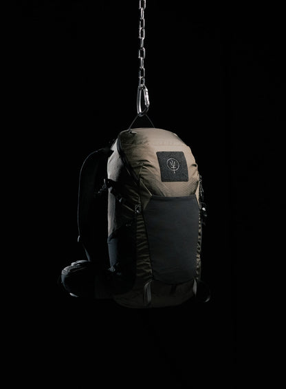 PINNACLE 28L HIKING BACKPACK