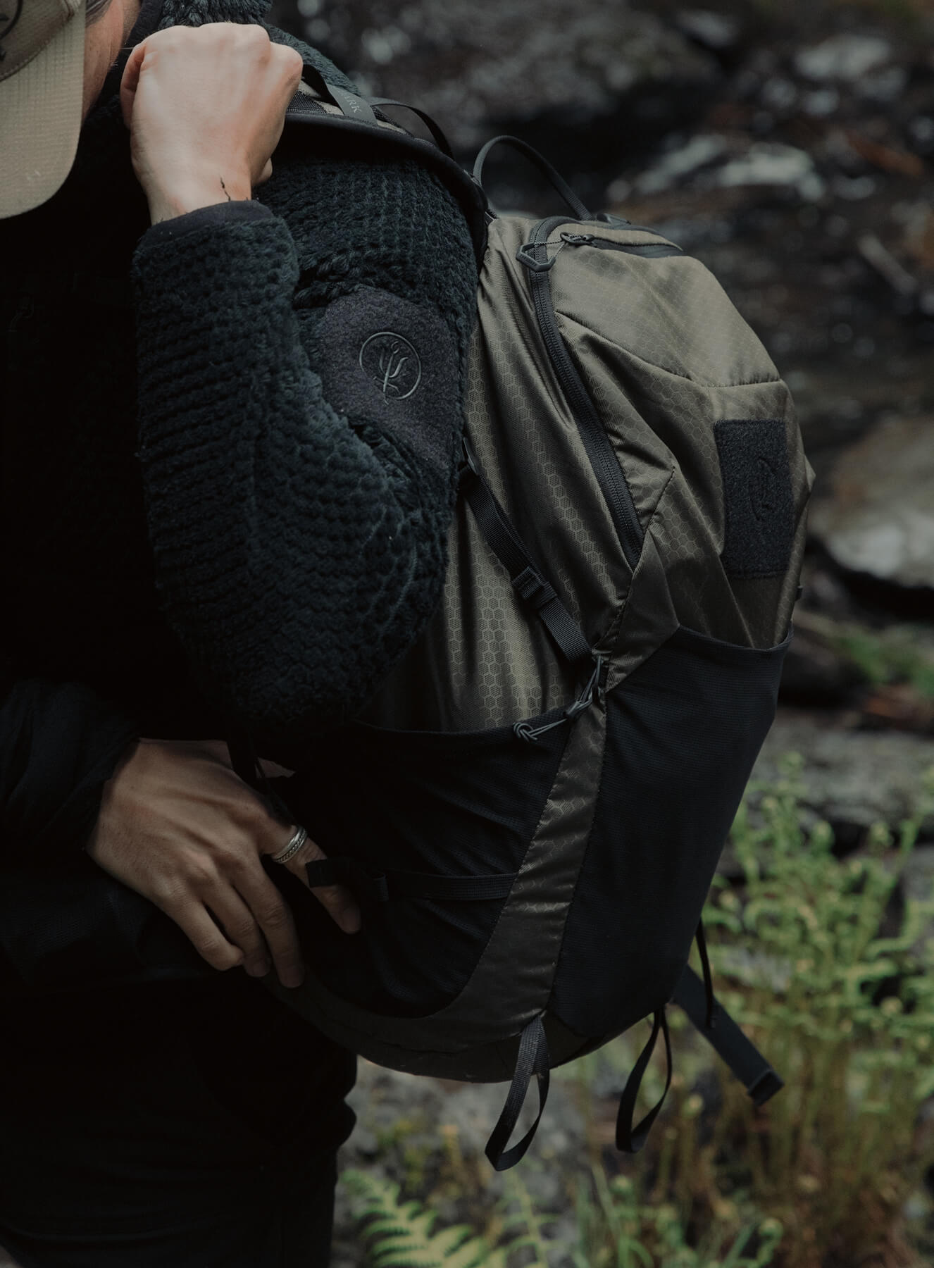 PINNACLE 28L HIKING BACKPACK