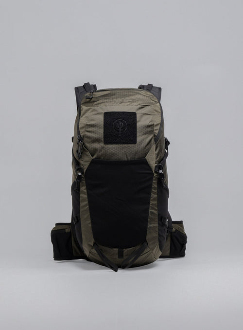 PINNACLE 28L HIKING BACKPACK