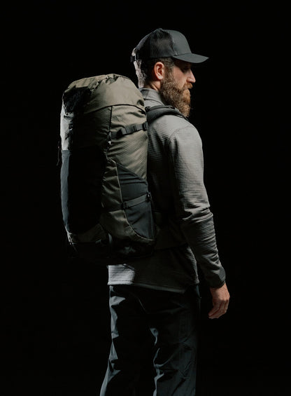PINNACLE 42L HIKING BACKPACK