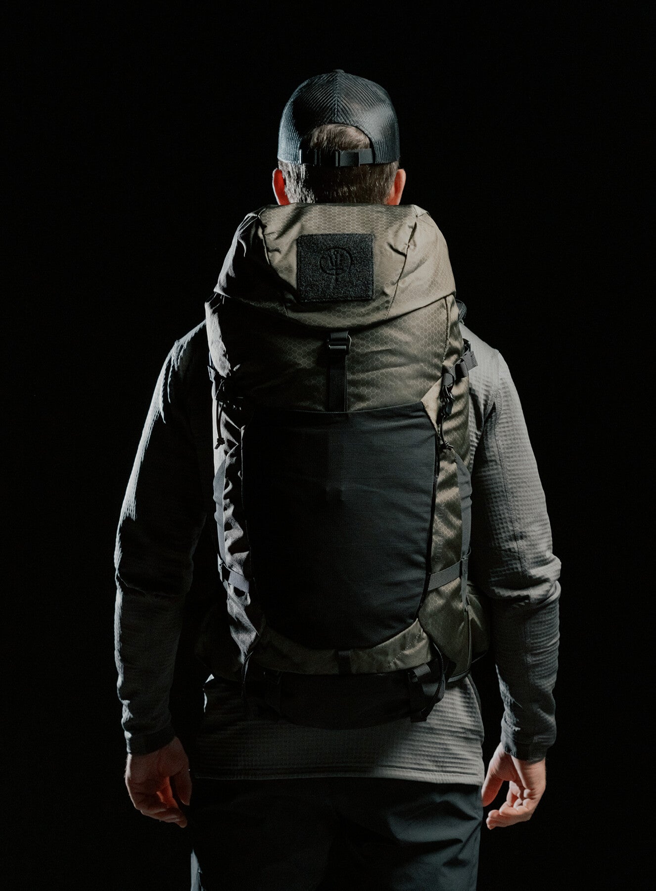 PINNACLE 42L HIKING BACKPACK