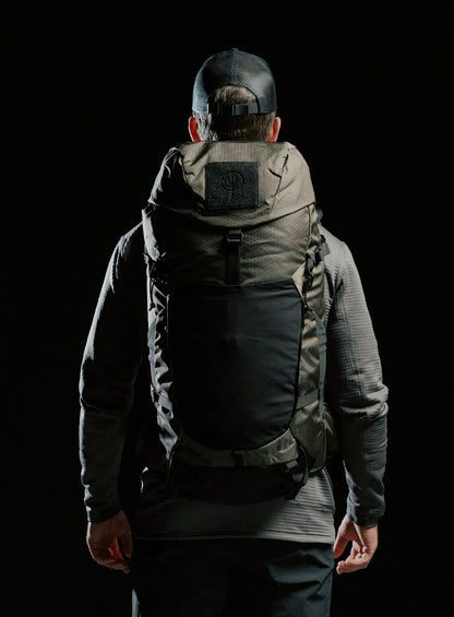 PINNACLE 42L HIKING BACKPACK