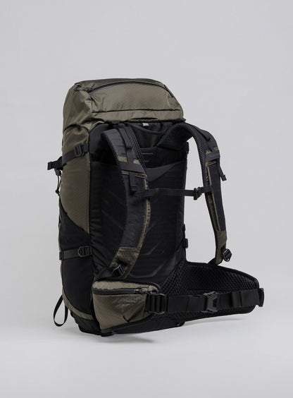 PINNACLE 42L HIKING BACKPACK